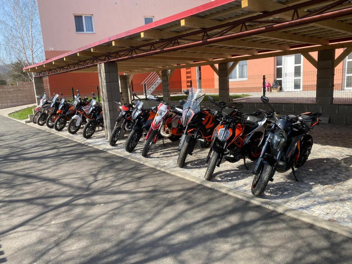 Apartmány Krupka Bagian luar foto